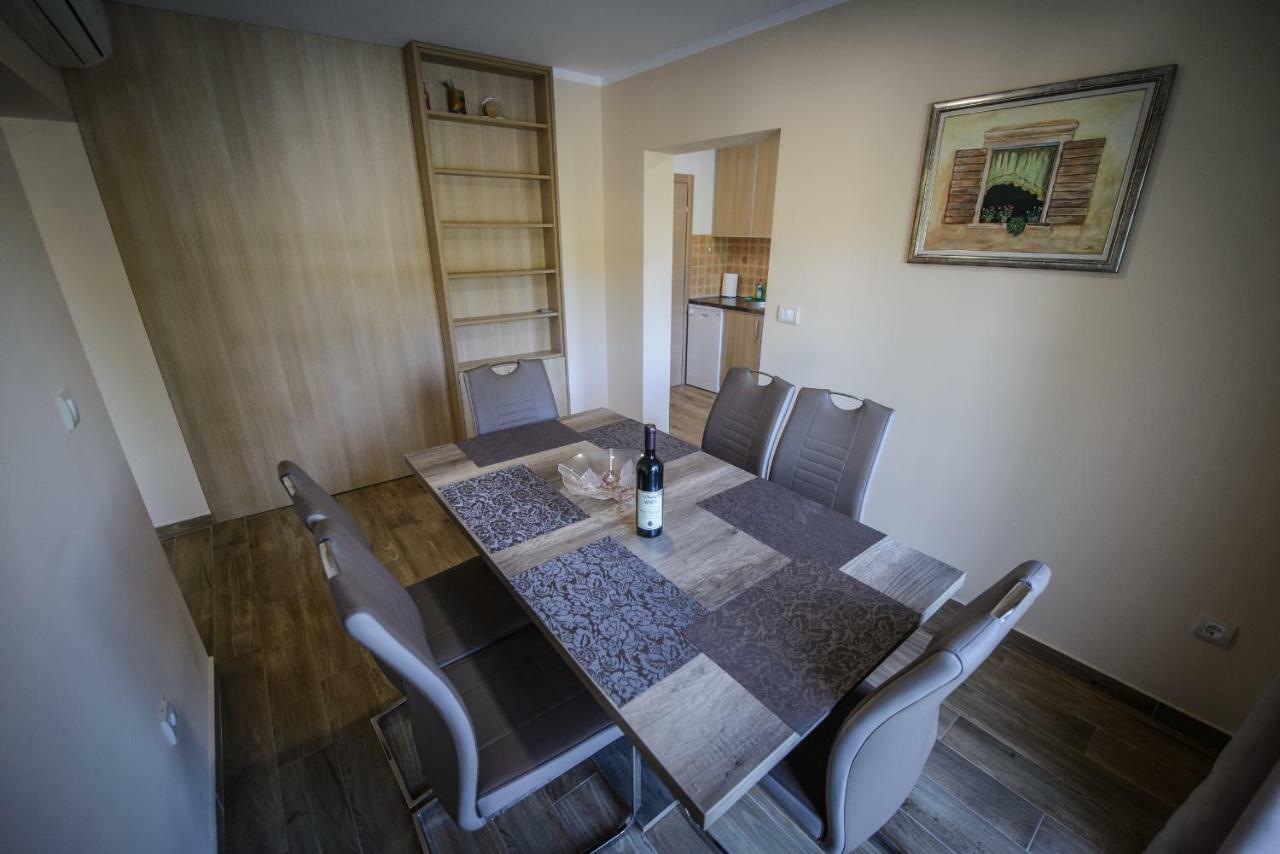 Apartment Vrutak Kotor Eksteriør billede